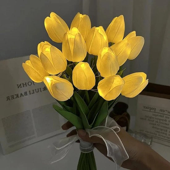 Fiori artificiali con luce - Tulipani finto bouquet - Decorazione per salotto - Realistico aspetto - 15 pezzi - Colorazione giallo chiaro