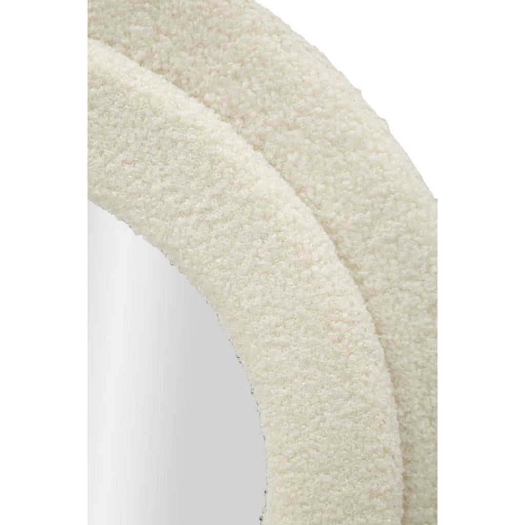 Specchio da parete Teddy wavy in bouclé crema 67x166 cm