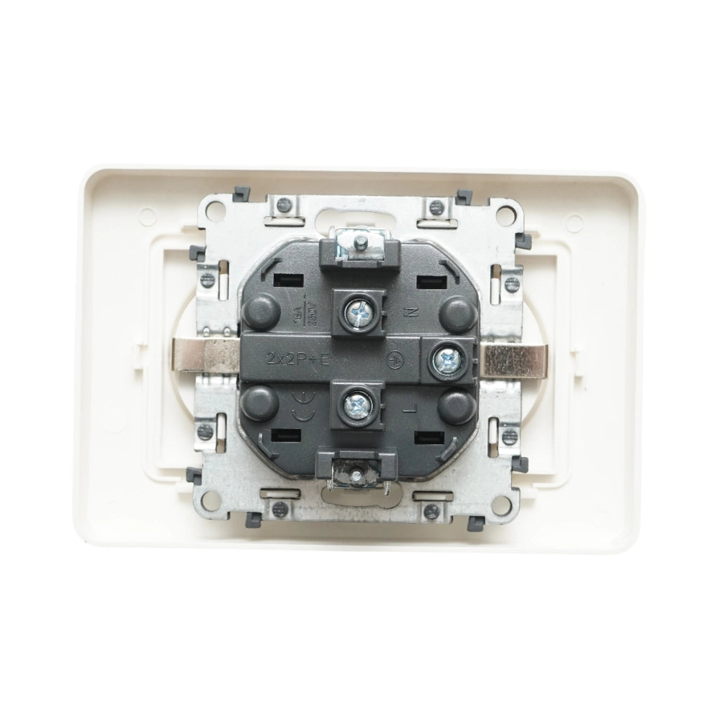 Presa Schuko doppia bianca da incasso 220V, 16A, PC 83x150mm