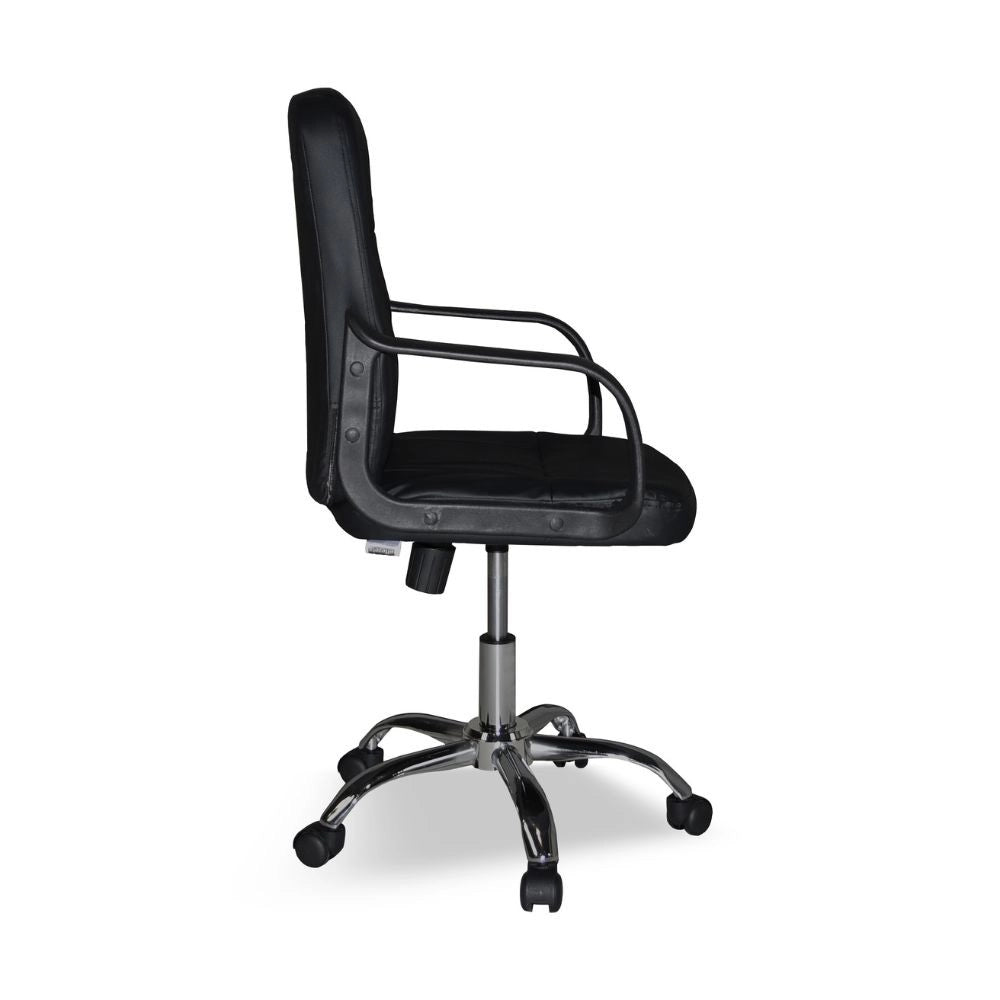 Poltrona da ufficio PC116P in ecopelle nera e base cromata con ruote