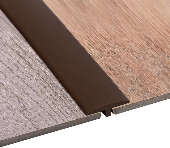Profilo di transizione autofissante, T a 5 x 300 cm, striscia di transizione flessibile in PVC per tutti i tipi di pavimento, tagliabile e impermeabile (marrone scuro, 1 m)