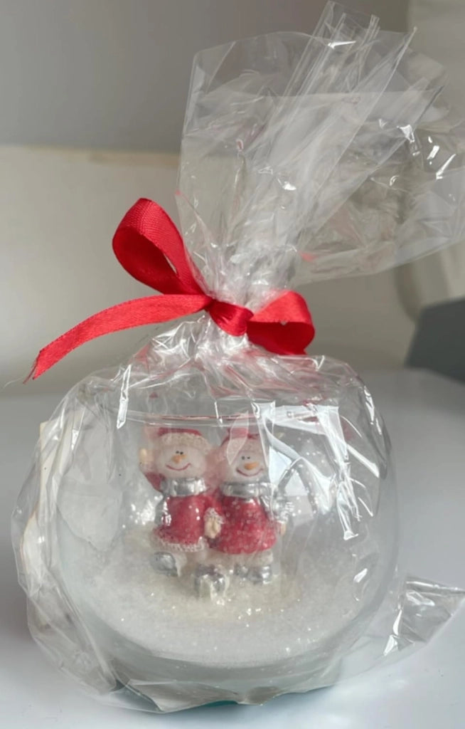 Set 4 Candele Decorative – Moccolo Effetto Neve Bianco – 7 x 7 x 10 cm – Decorazioni Natalizie Eleganti