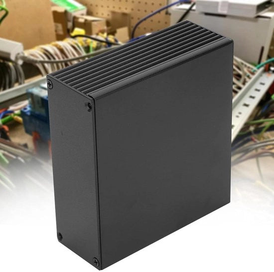 Pannello di alluminio per elettronica, nero opaco, progettazione a schermo, buon dissipatore di calore - comprensivo di gabbia, paratie e set di viti